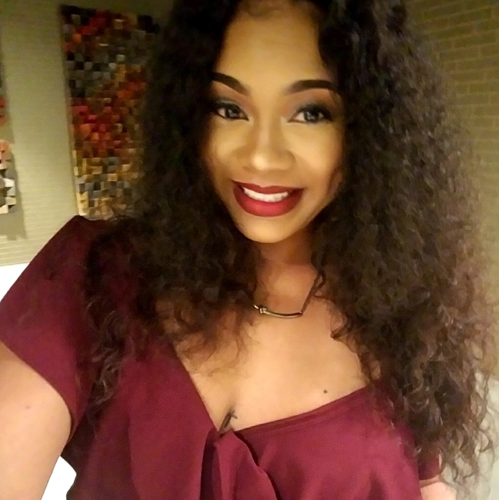 Meet your Posher, Nadia